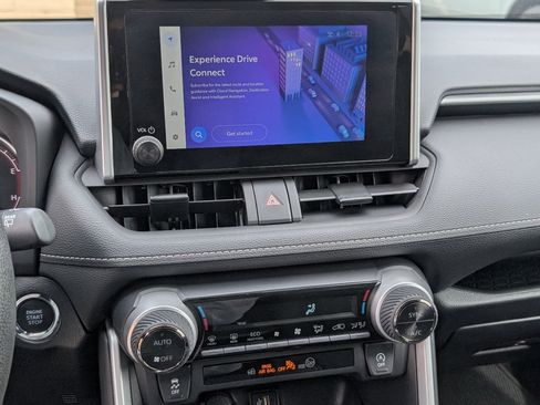 Used 2025 Toyota RAV4 XLE image 17