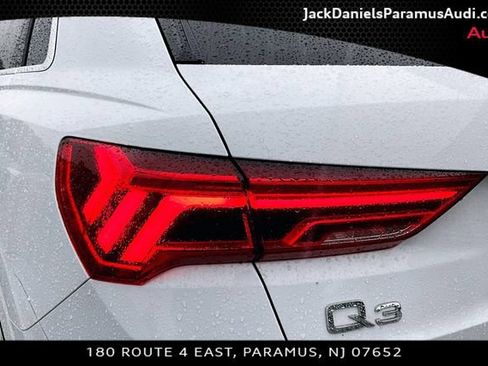 Used 2023 Audi Q3 2.0T Premium w/ Convenience Package AWD/4WD image 22
