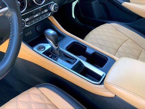 Used 2021 Nissan Sentra SV w/ SV Premium Package image 16