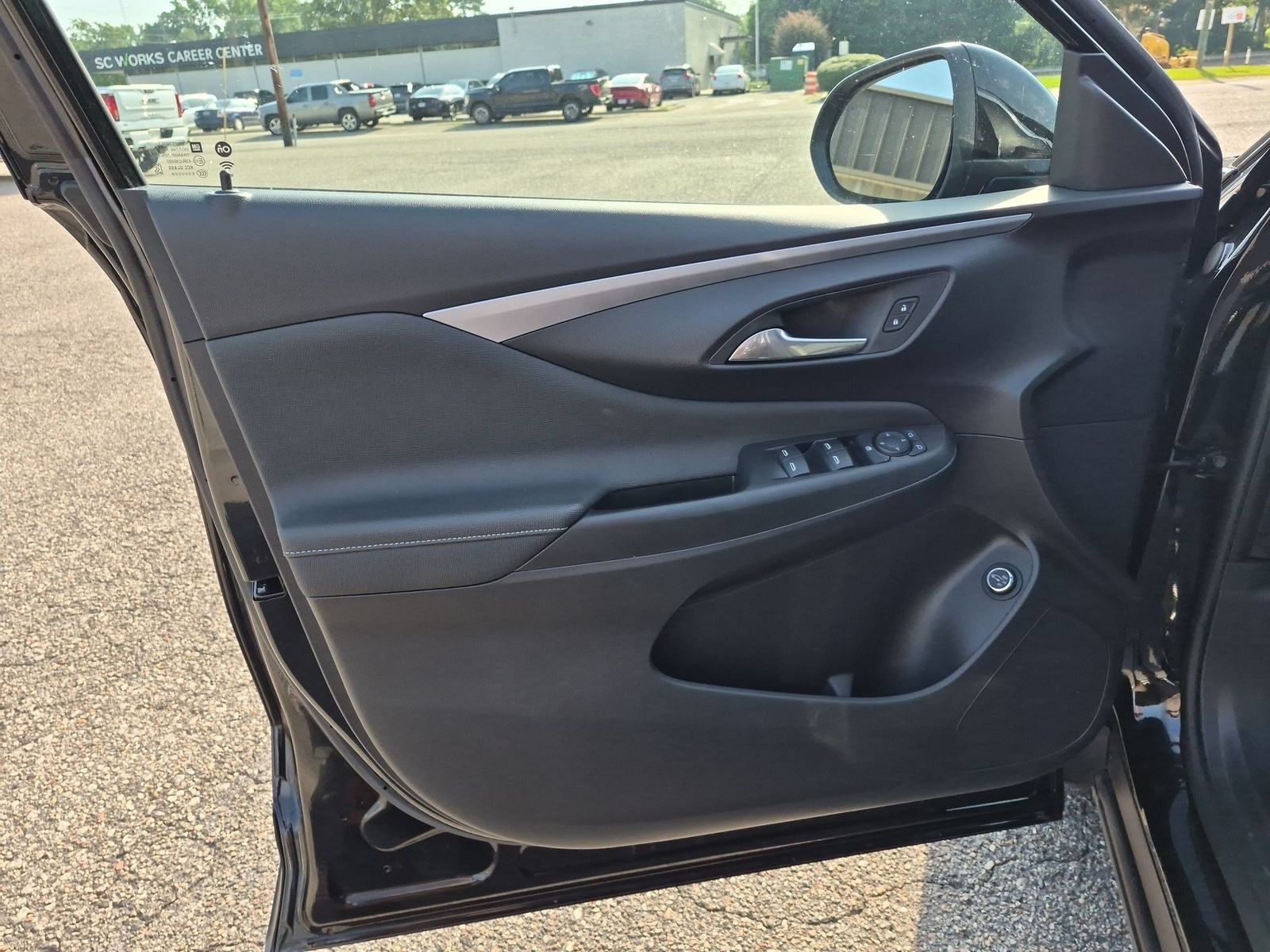 Used 2025 Buick Envista Preferred w/ Convenience II Package FWD image 20