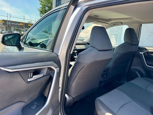 Used 2025 Toyota RAV4 XLE w/ Convenience Package AWD/4WD image 11
