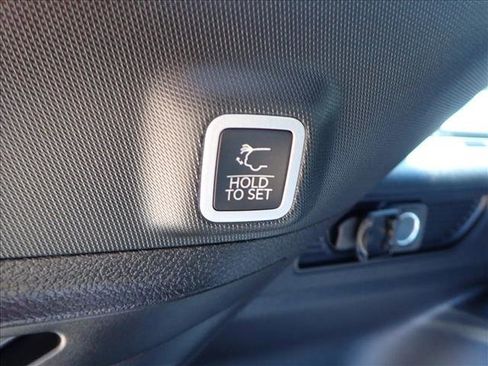 New 2025 Jeep Grand Cherokee Laredo X w/ Luxury Tech Group I image 9