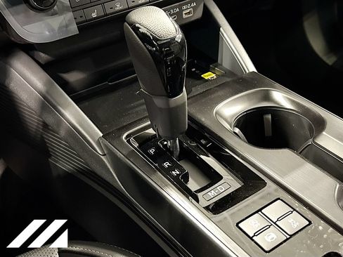 New 2026 Subaru Outback Limited AWD/4WD image 17