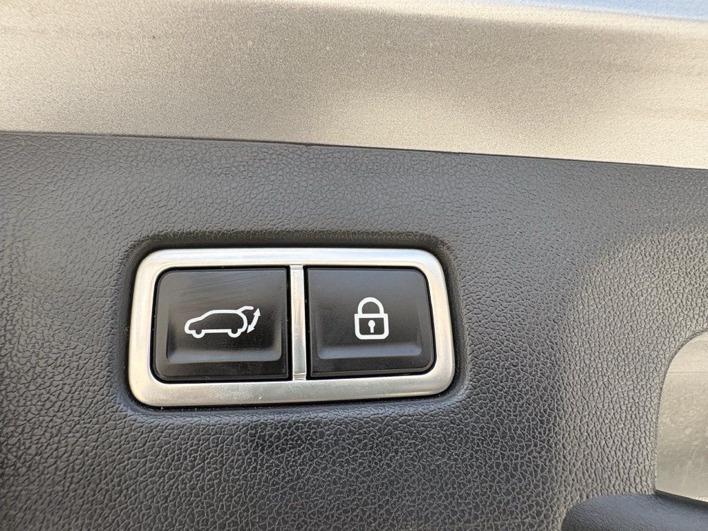 Used 2022 Kia Sorento SX w/ Panoramic Sunroof Package AWD/4WD image 29