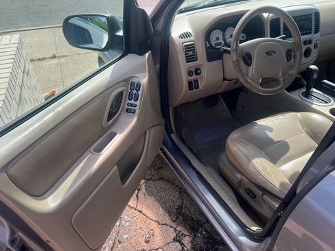 Used 2007 Ford Escape Limited FWD image 6