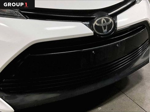 Certified 2018 Toyota Corolla LE image 29