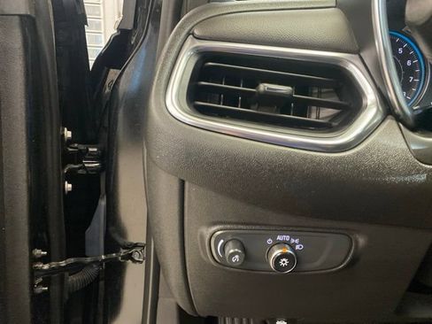 Used 2024 Chevrolet Equinox LT FWD image 12
