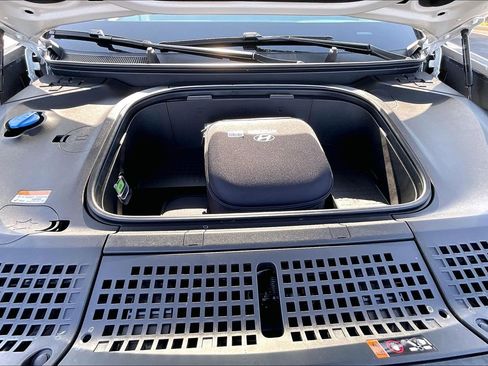 New 2026 Hyundai Ioniq 9 SE image 12