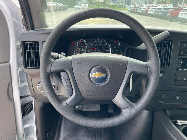 New 2026 Chevrolet Express 3500 Extended RWD image 9