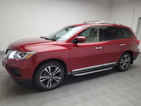 Used 2020 Nissan Pathfinder Platinum FWD image 2