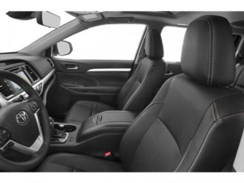 Certified 2019 Toyota Highlander XLE image 9