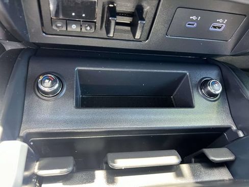 Used 2024 Nissan Titan PRO-4X w/ Pro-4x Convenience Package AWD/4WD image 34