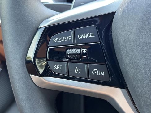 Used 2025 BMW 330i Sedan image 8