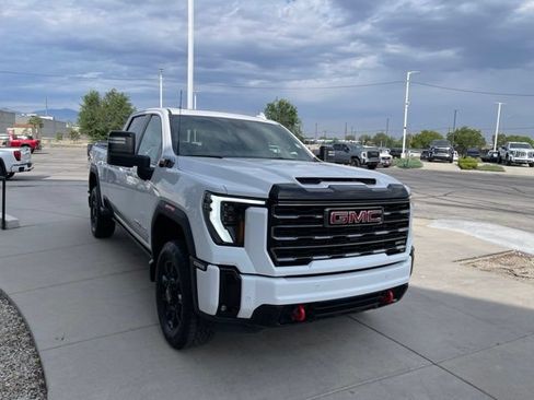 Certified 2025 GMC Sierra 3500 AT4 w/ AT4 Premium Plus Package AWD/4WD image 6