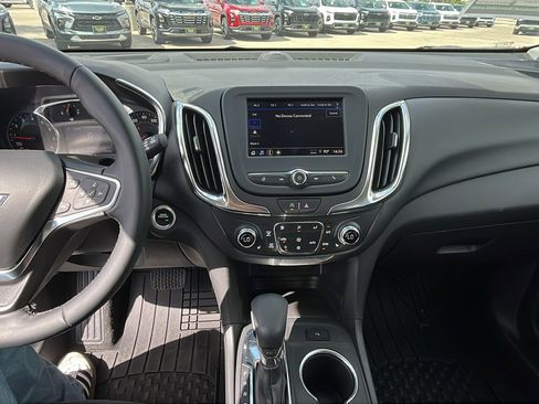 Used 2024 Chevrolet Equinox LT FWD image 19