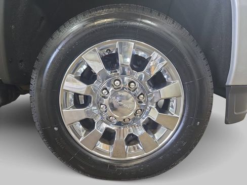 Used 2018 GMC Sierra 2500 Denali w/ Duramax Plus Package AWD/4WD image 38