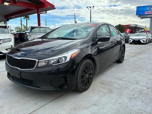 Used 2017 Kia Forte LX image 2