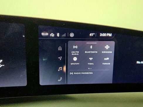 Used 2024 Lucid Air Touring image 18