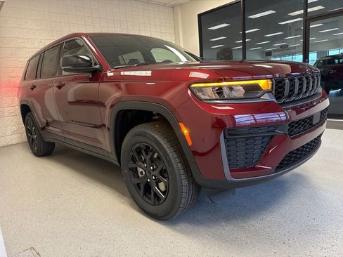 New 2026 Jeep Grand Cherokee L 4WD image 7