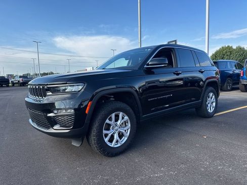 Used 2022 Jeep Grand Cherokee Limited AWD/4WD image 2