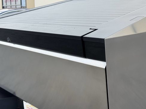 Used 2024 Tesla Cybertruck AWD Crew Cab image 12