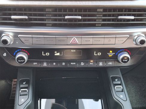 Certified 2021 Kia Telluride SX w/ SX Prestige Package image 19