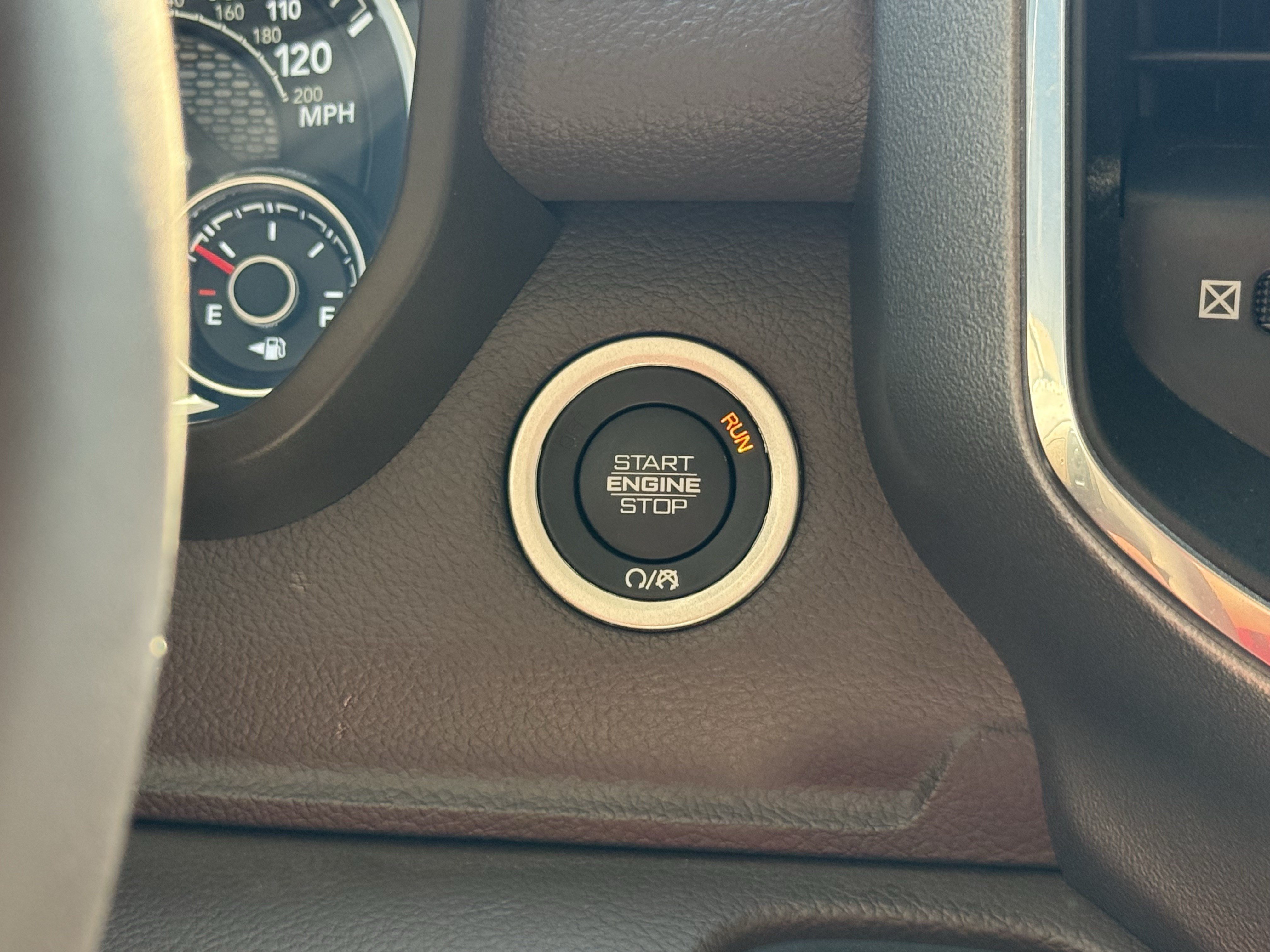 Used 2025 RAM 1500 Laramie w/ Off Road Group AWD/4WD image 25