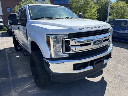 Used 2017 Ford F250 XL w/ Power Equipment Group AWD/4WD image 3