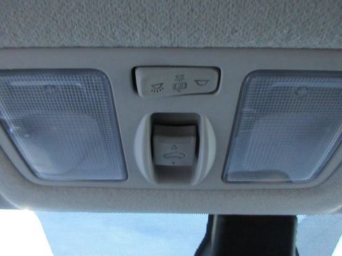 Used 2025 Hyundai Venue SEL FWD image 31