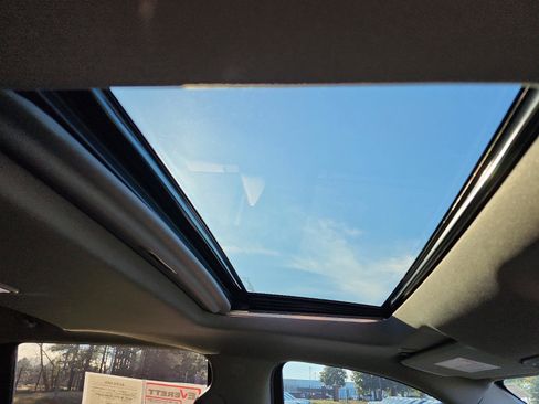 Used 2021 GMC Sierra 2500 Denali w/ Denali Black Diamond Edition image 10