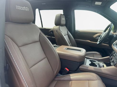 Used 2022 Chevrolet Tahoe High Country w/ LPO, Illumination Package AWD/4WD image 26