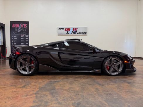 Used 2019 McLaren 600LT RWD image 10
