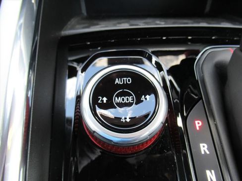 Used 2024 GMC Canyon AT4X AWD/4WD image 29