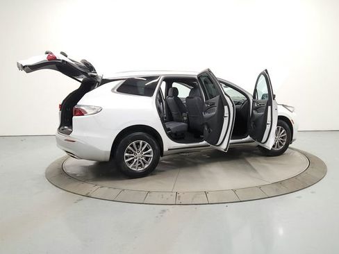 Used 2024 Buick Enclave Premium image 15