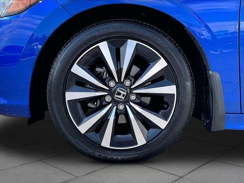 Used 2023 Honda Civic EX image 10