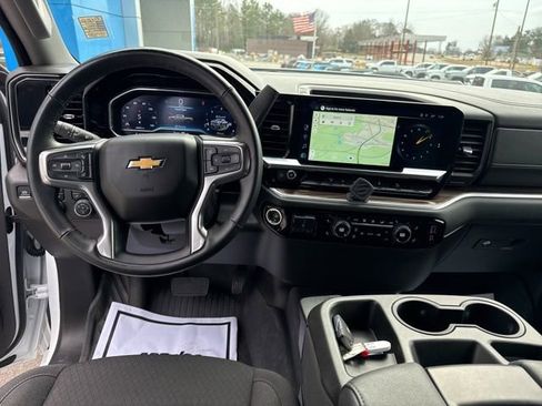Used 2025 Chevrolet Silverado 2500 LT image 22