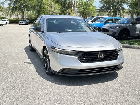 Used 2024 Honda Accord Sport image 8
