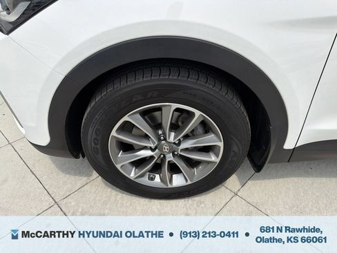 Used 2018 Hyundai Santa Fe SE AWD/4WD image 18
