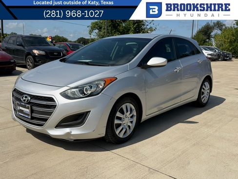 Used 2016 Hyundai Elantra GT FWD image 1
