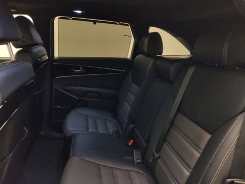 Used 2019 Kia Sorento SX FWD image 18