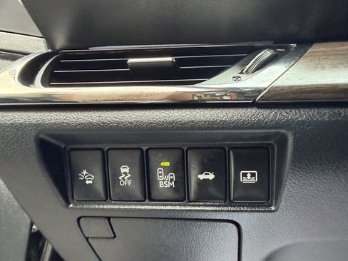 Used 2016 Toyota Avalon Limited w/ Toyota Safety Sense Package FWD image 17
