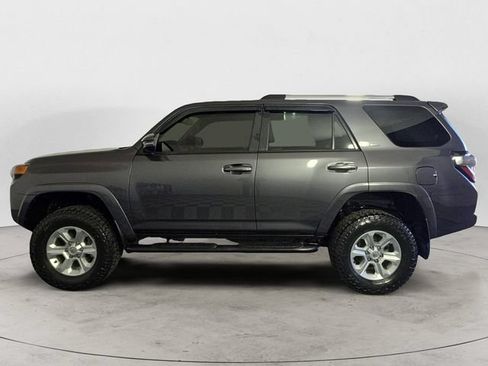 Used 2022 Toyota 4Runner SR5 Premium w/ Moonroof Package AWD/4WD image 2