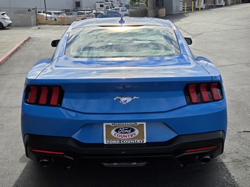 Certified 2025 Ford Mustang Coupe image 5