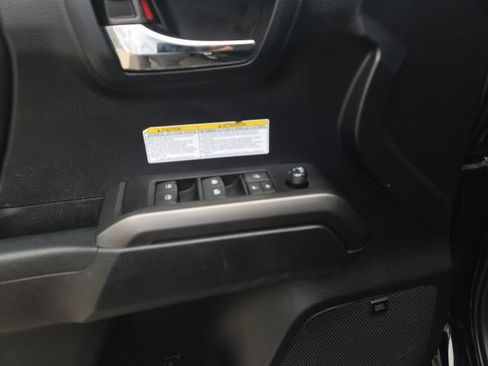 Used 2019 Toyota Tacoma TRD Off-Road AWD/4WD image 18