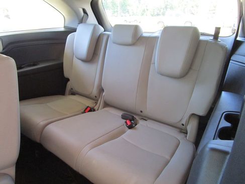 Used 2022 Honda Odyssey EX-L image 17