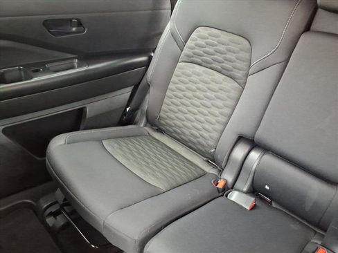 Used 2024 Nissan Pathfinder SV image 22