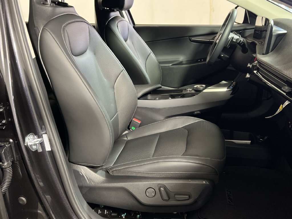 Used 2025 Kia EV6 Wind AWD/4WD image 26