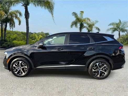 Used 2023 Kia Sportage EX FWD image 2