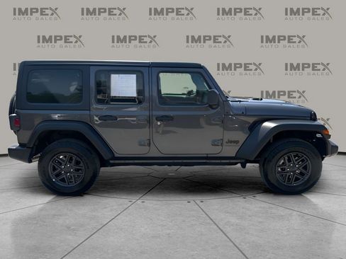 Used 2025 Jeep Wrangler Unlimited Sport AWD/4WD image 6