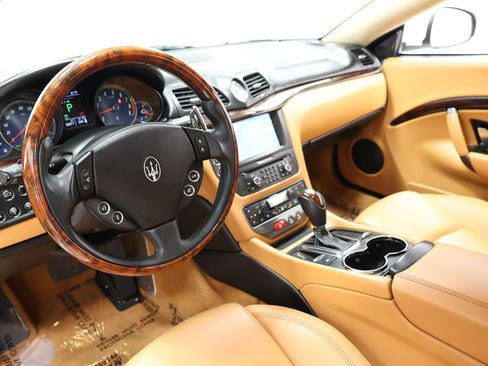 Used 2009 Maserati GranTurismo S RWD image 2